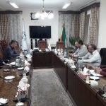 جلسه کمیسیون درآمدی وبرنامه وبودجه شورای اسلامی شهر باحضور آقای فولادیان مسئول کمیسون  درآمدی واعضاء کمیسون